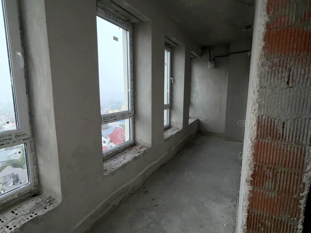 Продаж квартири 2-кімн. 83 м² 9/9 пов.