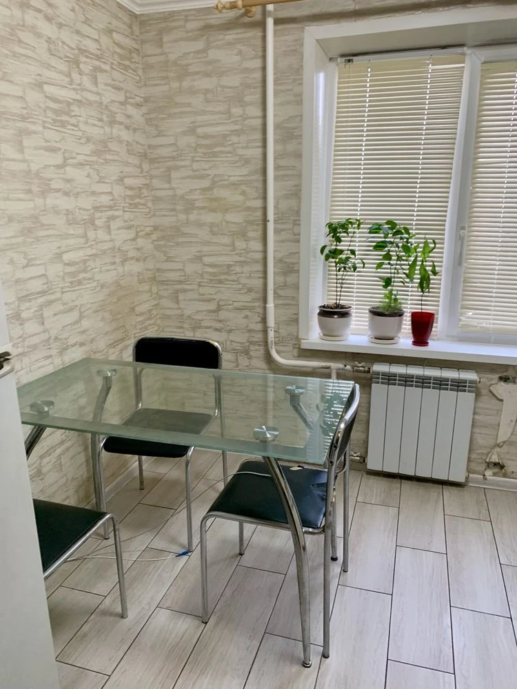 1-кімнатна квартира, Олександрівський район, вул. Шкільна