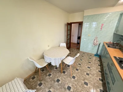 Продаж 3 к кв вул Сiчевих Стрiльцiв 90 Д