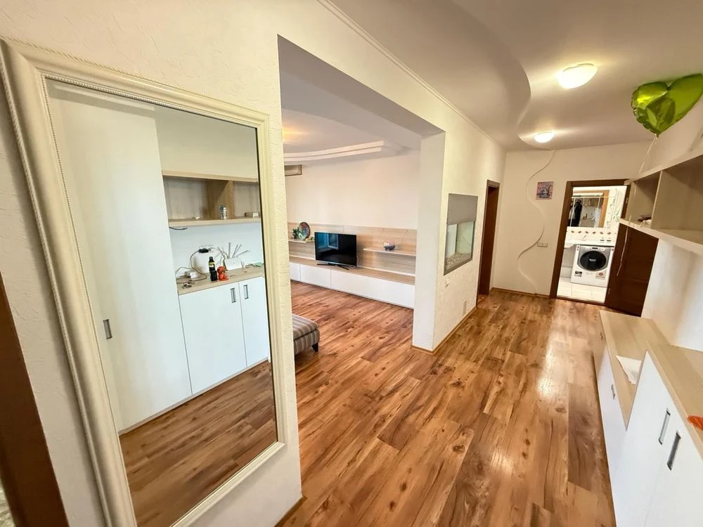 Продаж 3 к кв вул Сiчевих Стрiльцiв 90 Д