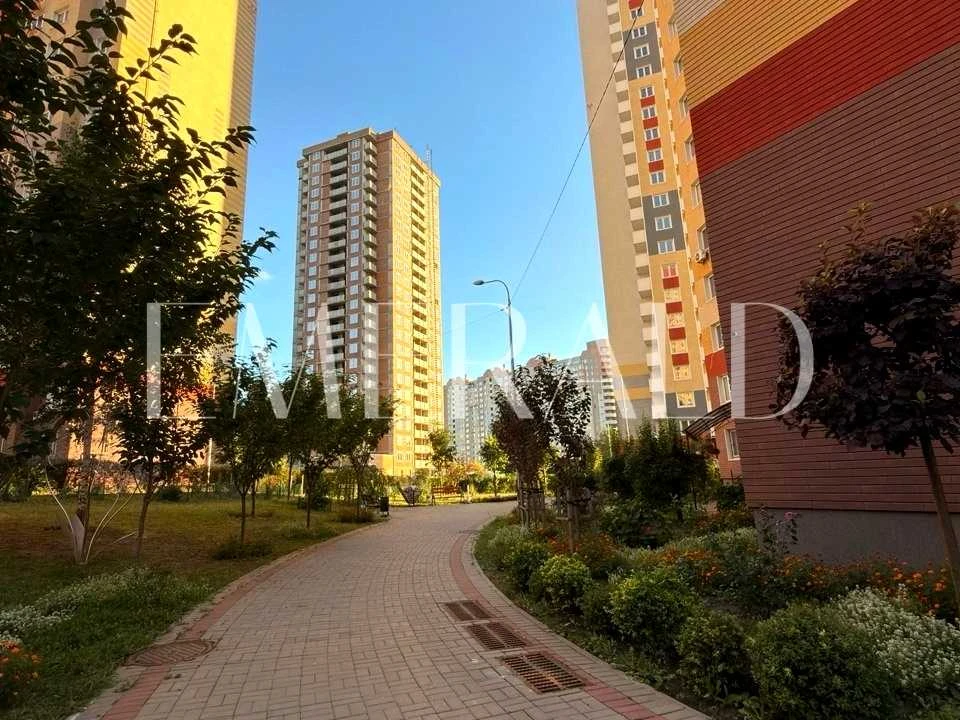 Квартира. Київ, Академіка Глушкова просп.