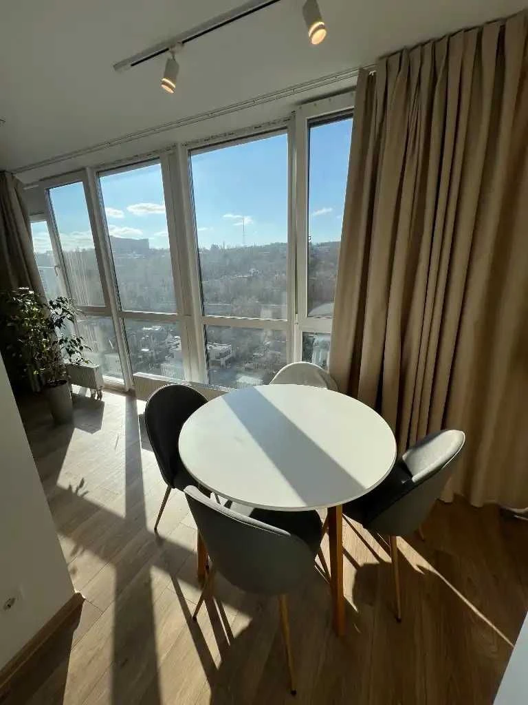 Продам просторную квартиру на Победе, ЖК  Best house