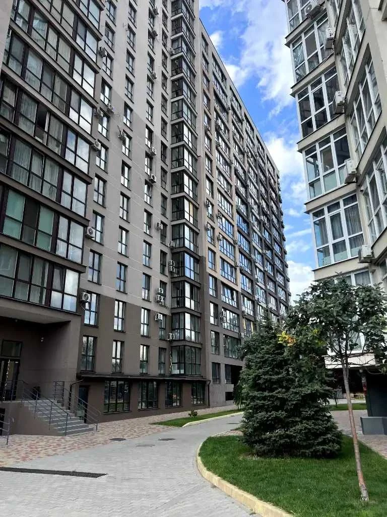 Продам просторную квартиру на Победе, ЖК  Best house