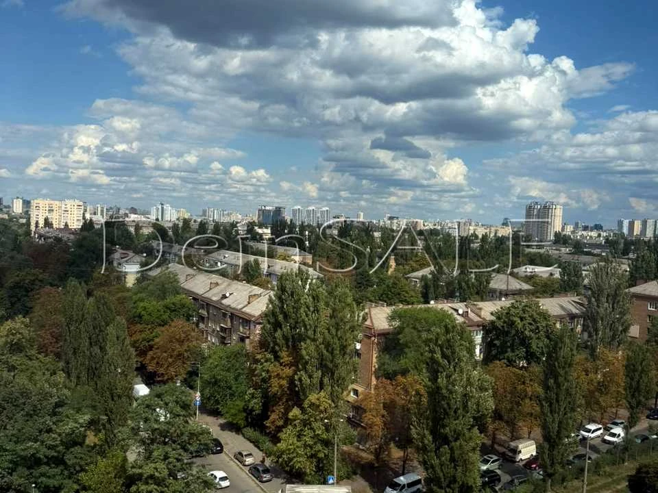 Квартира. Київ, Ушинського вул.