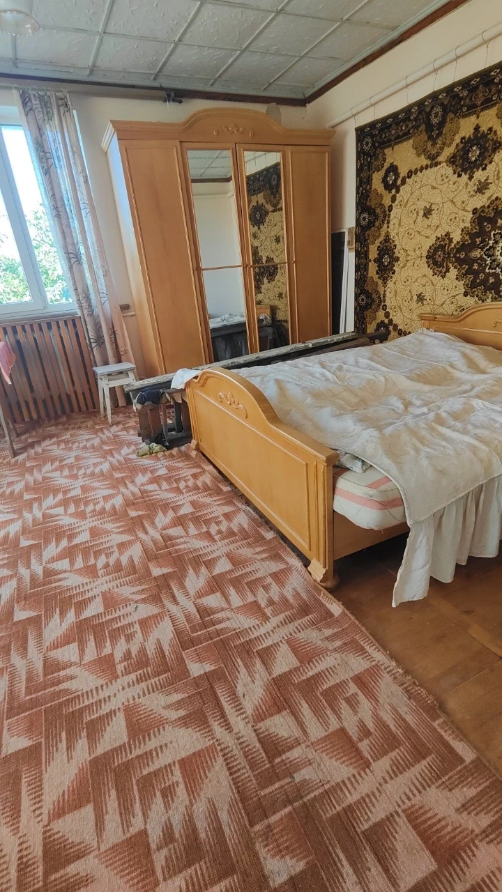 Продам затишний та просторий будинок у місті, для великої ро