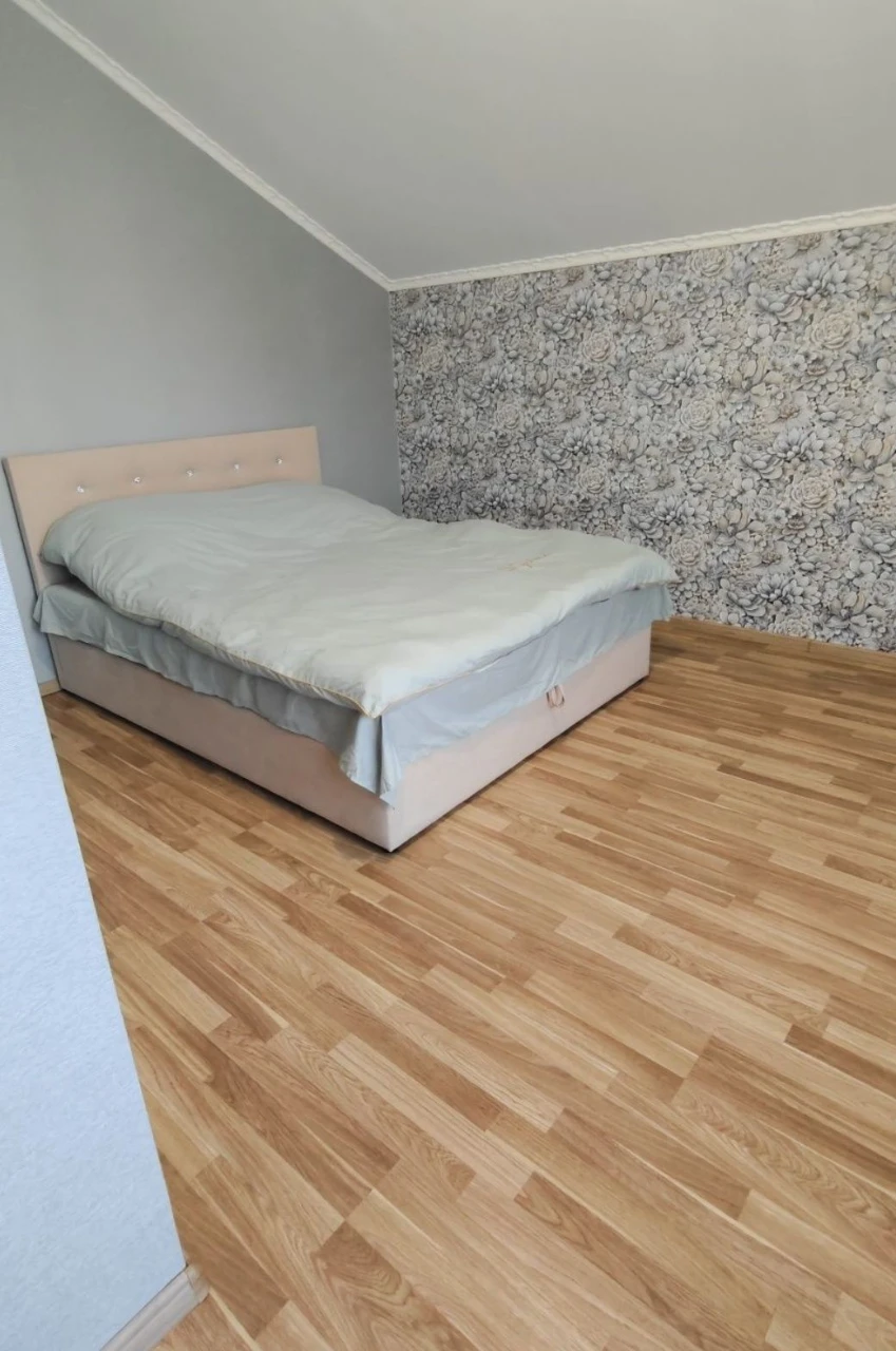 Двоповерховий будинок 124м2, 4 кімнати, ділянка 4 сот. Тихий