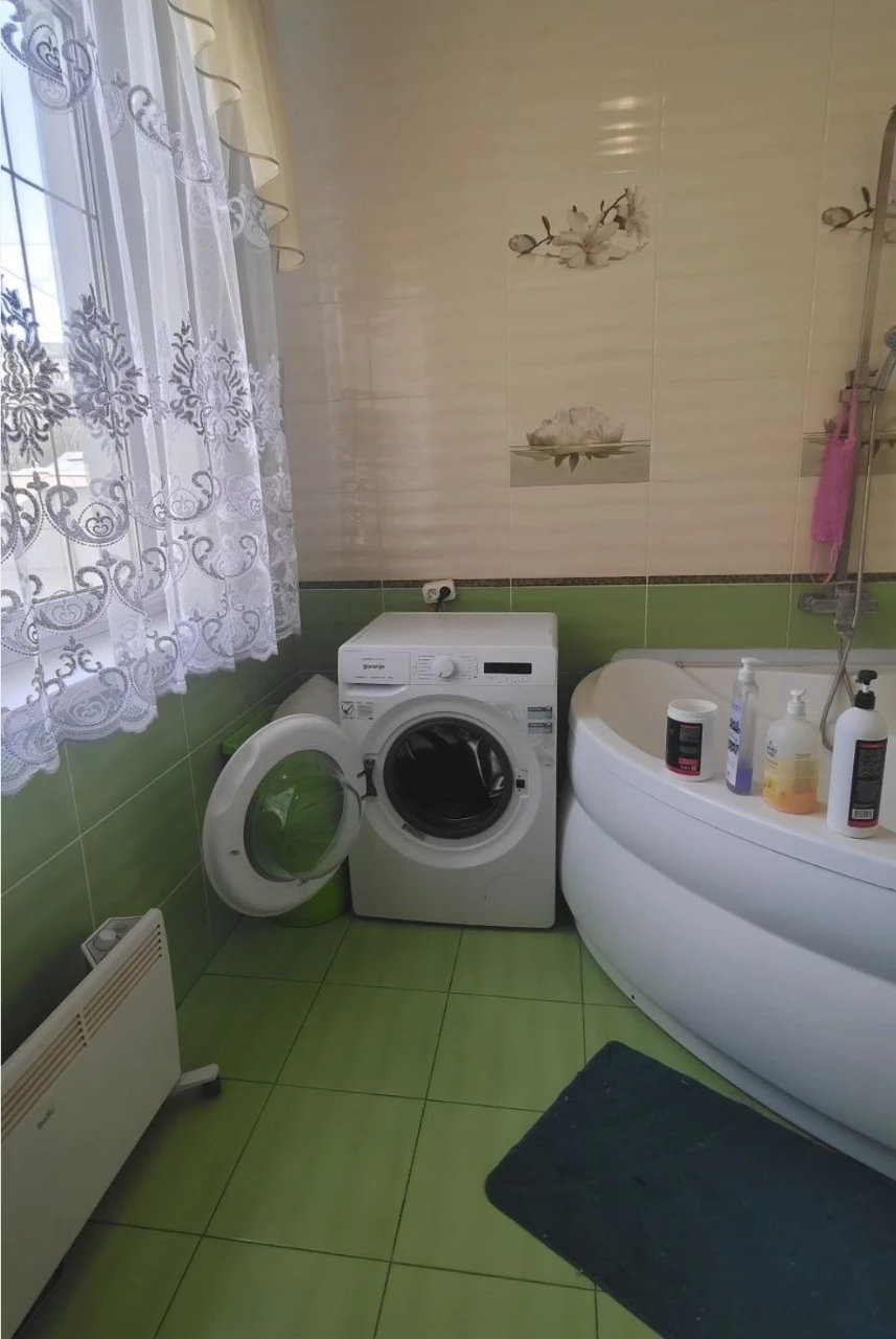 Двоповерховий будинок 124м2, 4 кімнати, ділянка 4 сот. Тихий