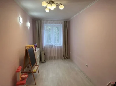 Продаж 3 кім к-ри, вул. Лазаренка, 90 тис долСША