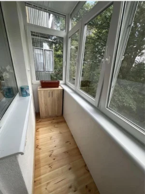 Продаж 3 кім к-ри, вул. Лазаренка, 90 тис долСША