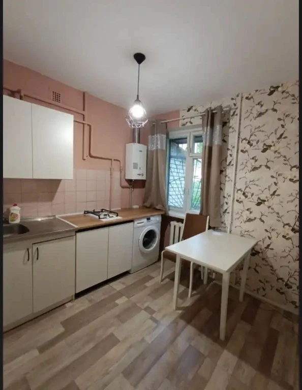 Продам 1к квартиру Поля пр. 50 А,  низ Поля