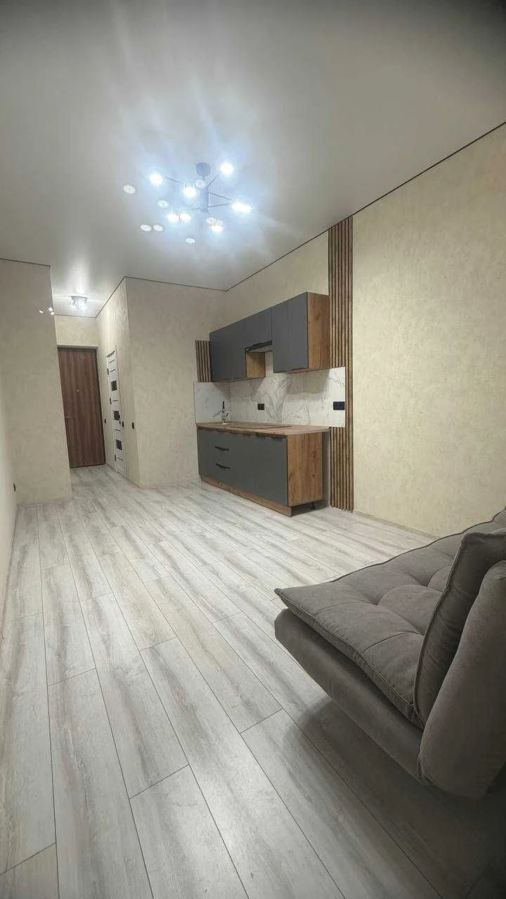 Продам 1-кімнатну квартиру з ремонтом в ЖК "Золоті стовпи" н