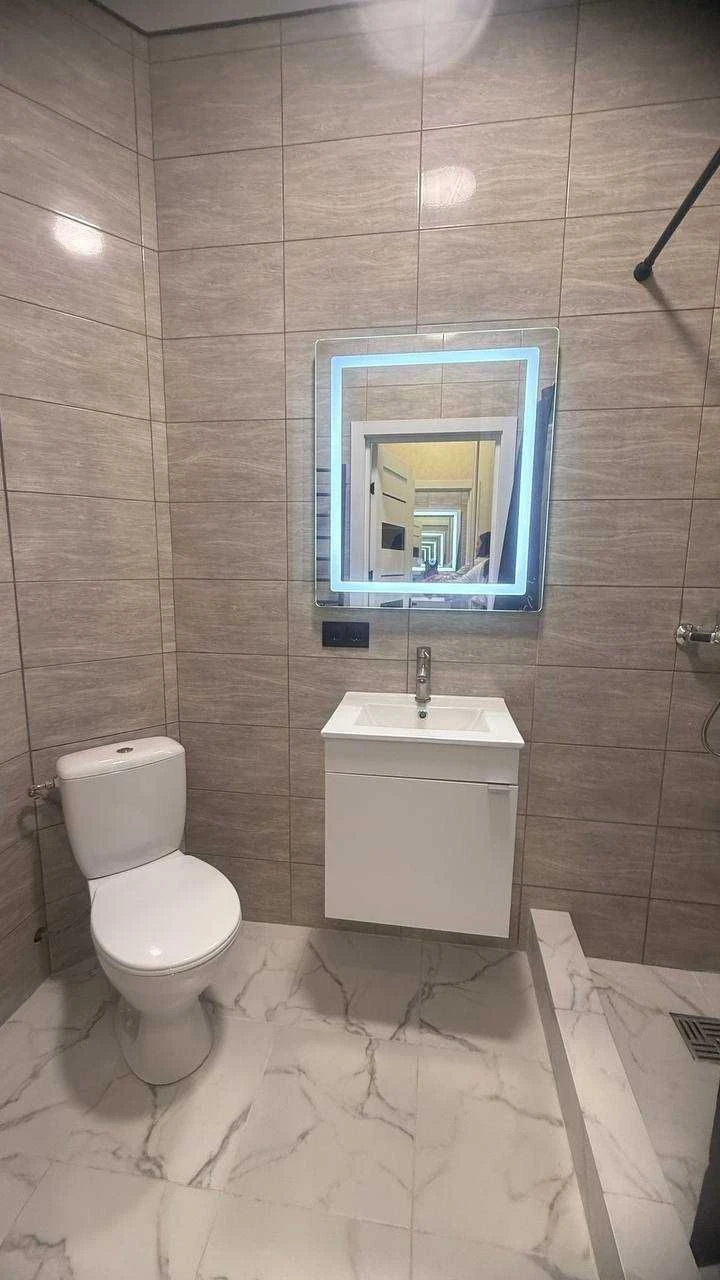 Продам 1-кімнатну квартиру з ремонтом в ЖК "Золоті стовпи" н