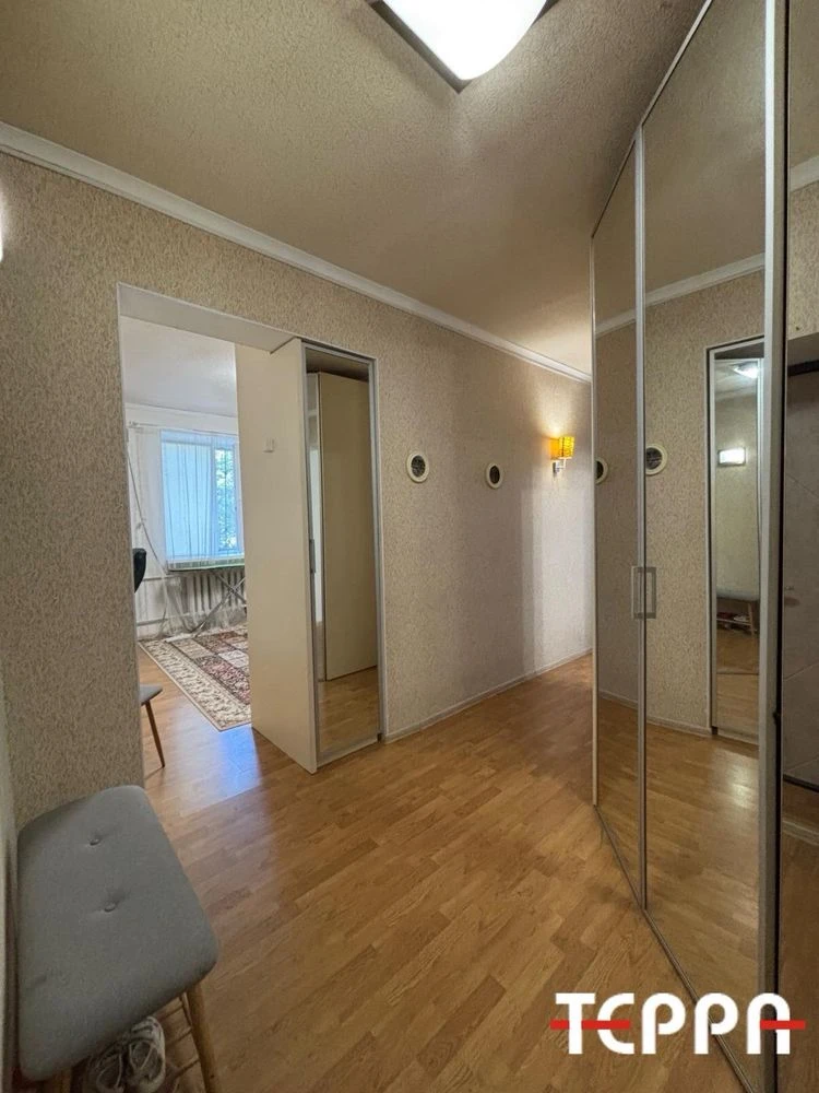 Продаж 2-кімнатної повнометражної квартири, Правий Берег