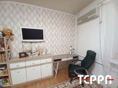 Продаж 2-кімнатної повнометражної квартири, Правий Берег
