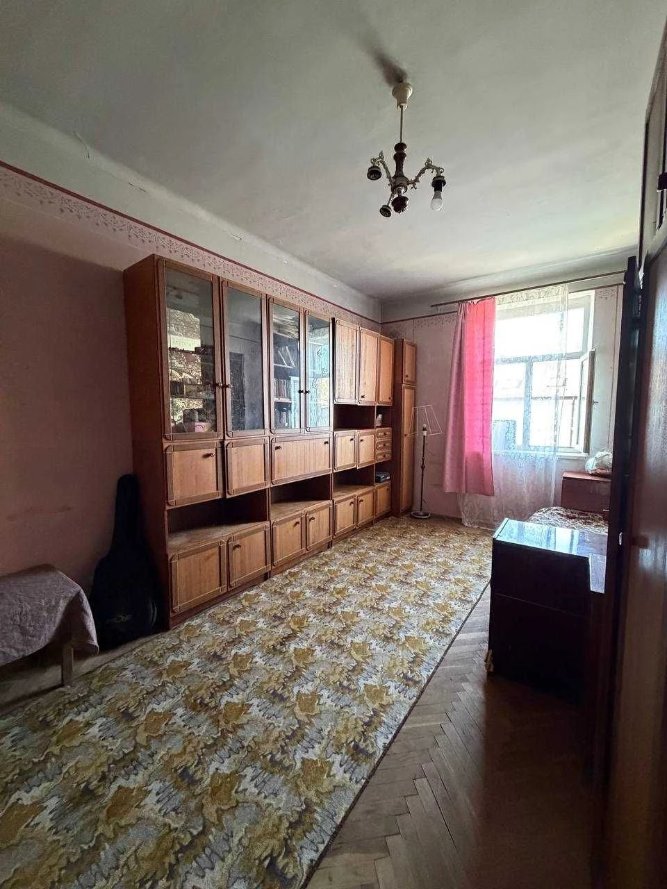 Продаж 1-но кімнатна квартира 48м2., вул. Донецька, ближній