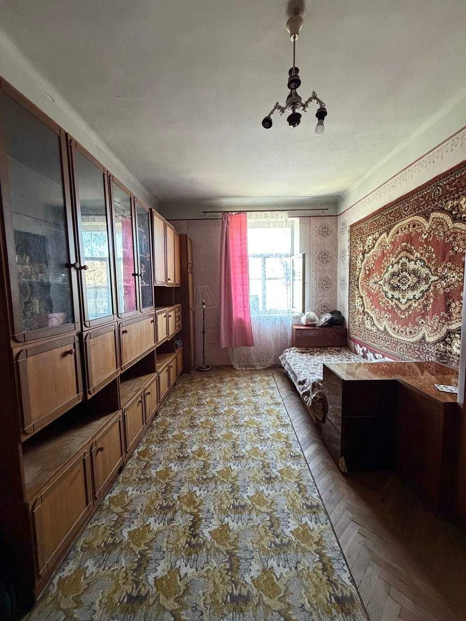 Продаж 1-но кімнатна квартира 48м2., вул. Донецька, ближній