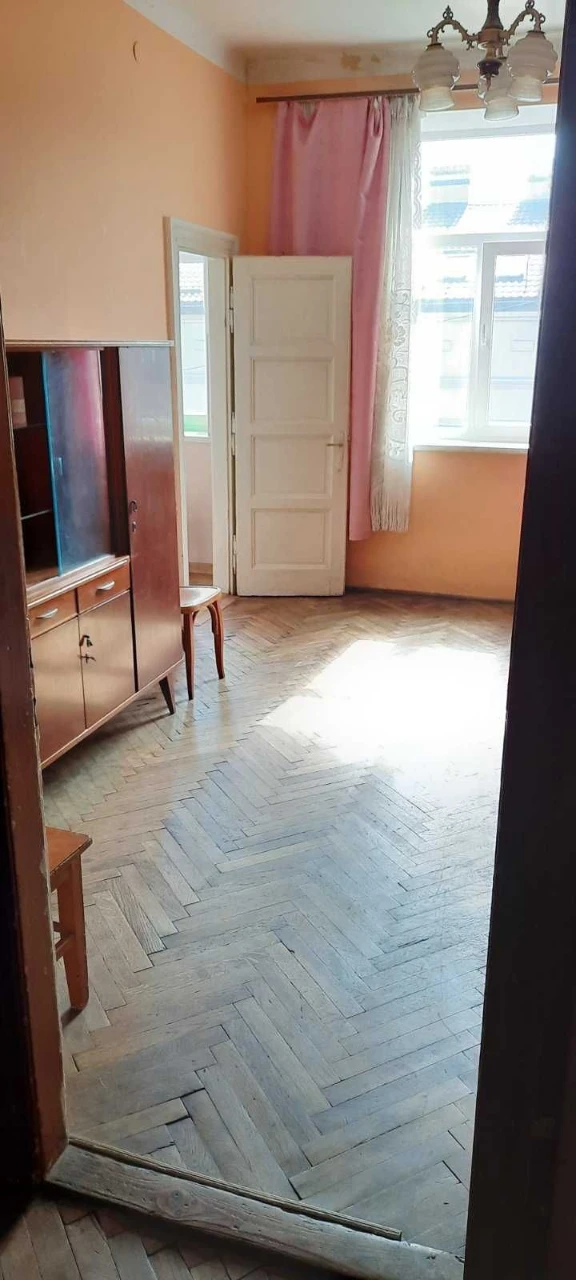 Продаж 1-но кімнатна квартира 48м2., вул. Донецька, ближній