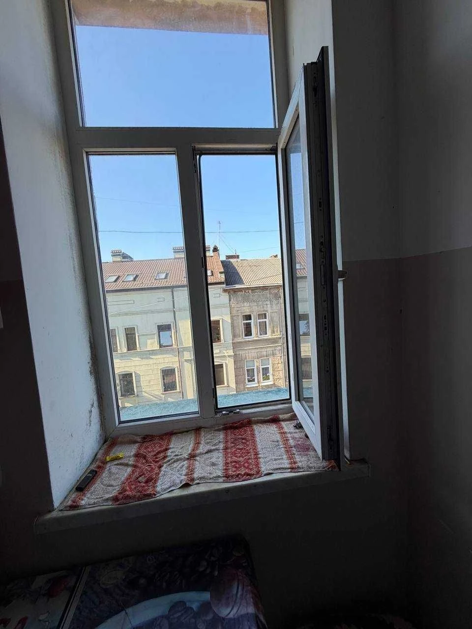 Продаж 1-но кімнатна квартира 48м2., вул. Донецька, ближній