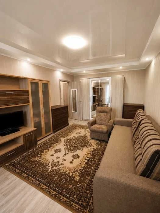 Продам простору 1к квартиру Тополь-3 Правий берег Ремонт