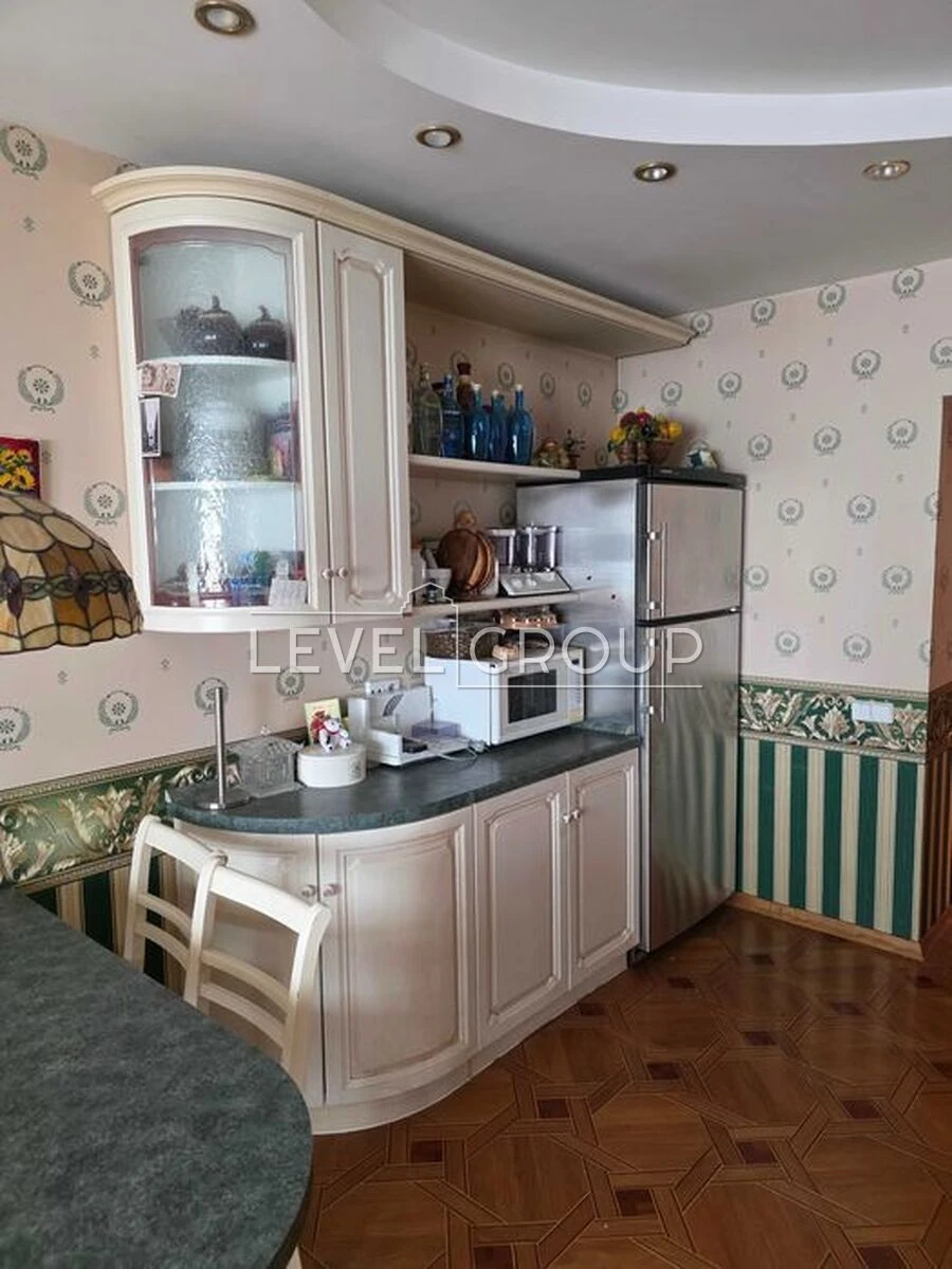 Продам 3-кімнатну квартиру, Івасюка проспект 22 м. Мінська