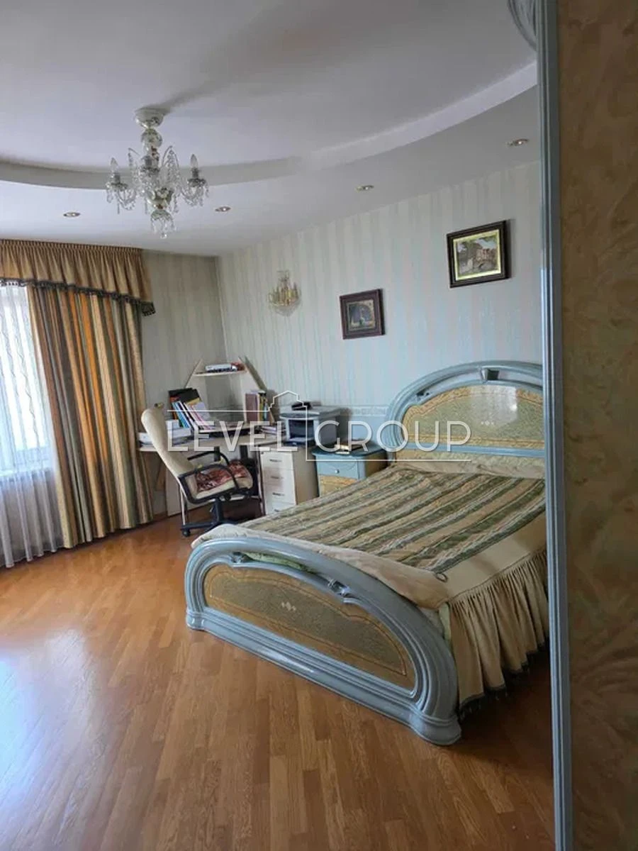 Продам 3-кімнатну квартиру, Івасюка проспект 22 м. Мінська