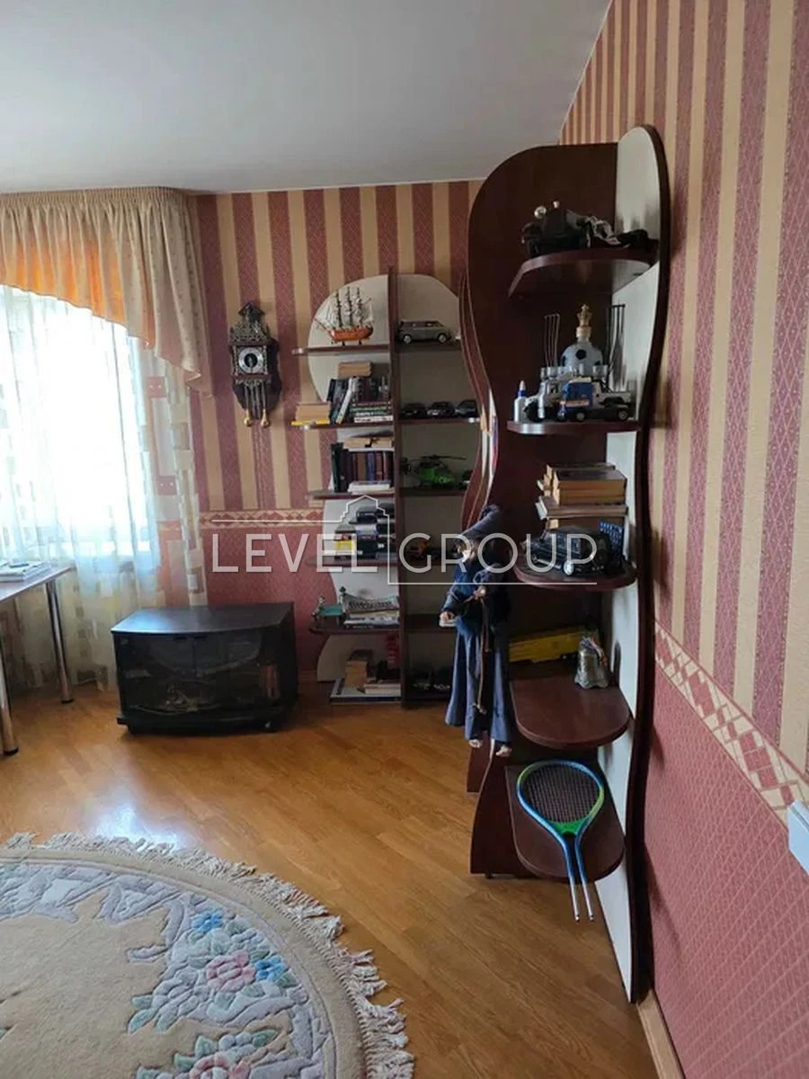 Продам 3-кімнатну квартиру, Івасюка проспект 22 м. Мінська
