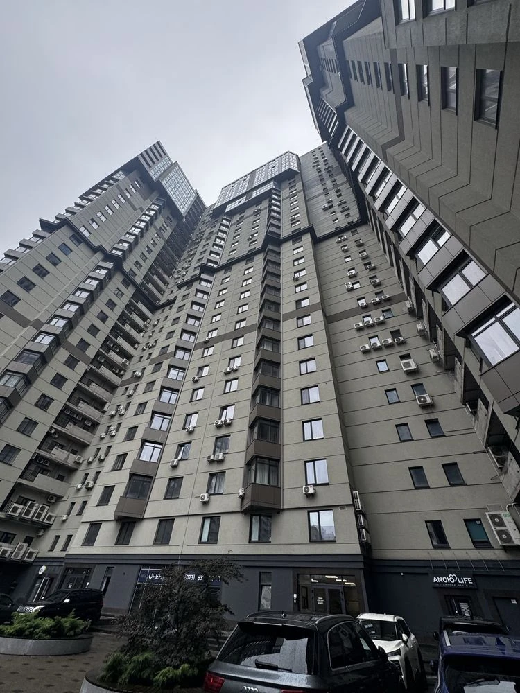 Продаж 1-кімнатної квартири з дизайнерським ремонтом у ЖК De