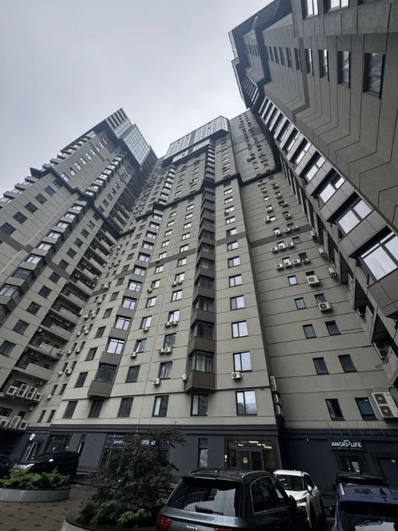 Продаж 1-кімнатної квартири з дизайнерським ремонтом у ЖК De