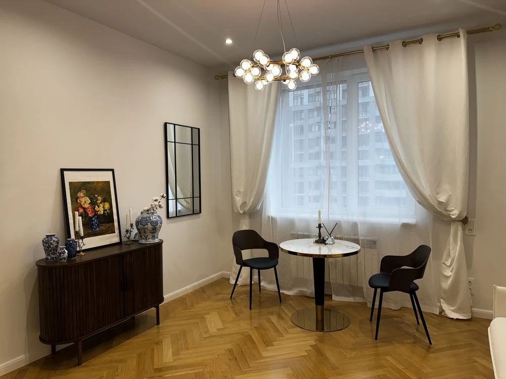 Продаж 1-кімнатної квартири з дизайнерським ремонтом у ЖК De
