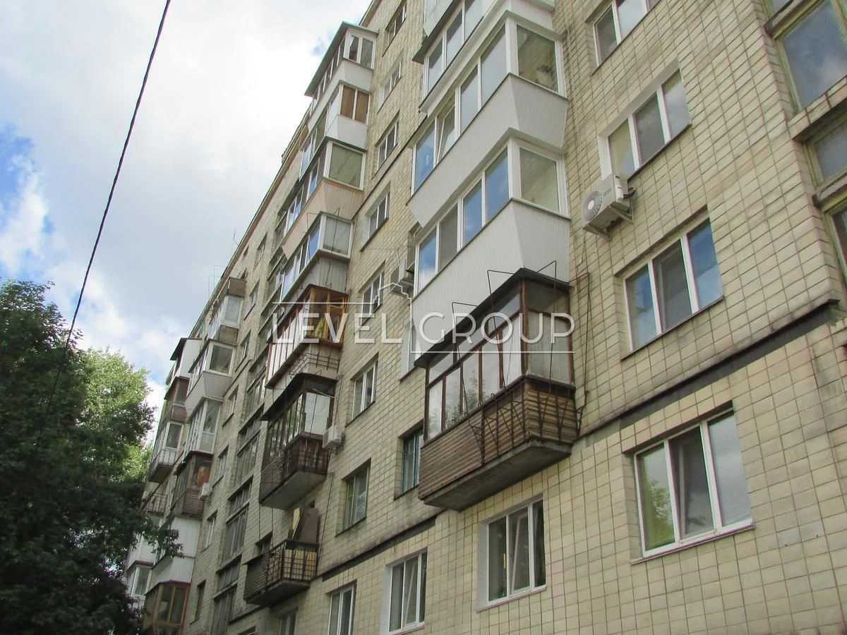 Продаж 2-к. квартири І. Мазепи 4(Січневого Повстання) Арсена