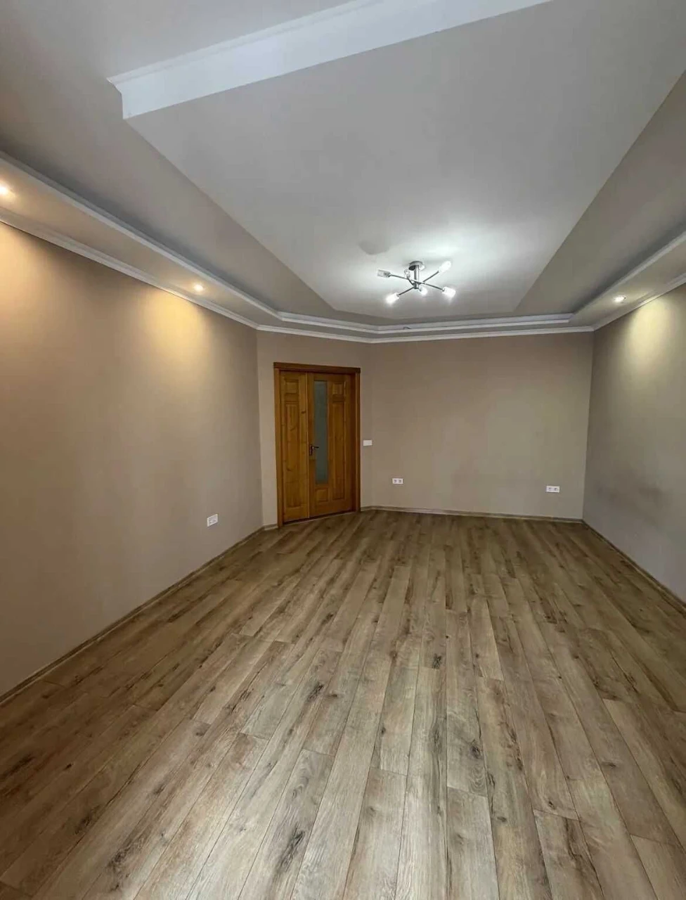 Продаж 2-кім квартира з ремонтом біля стометрівки, вул. Чорн