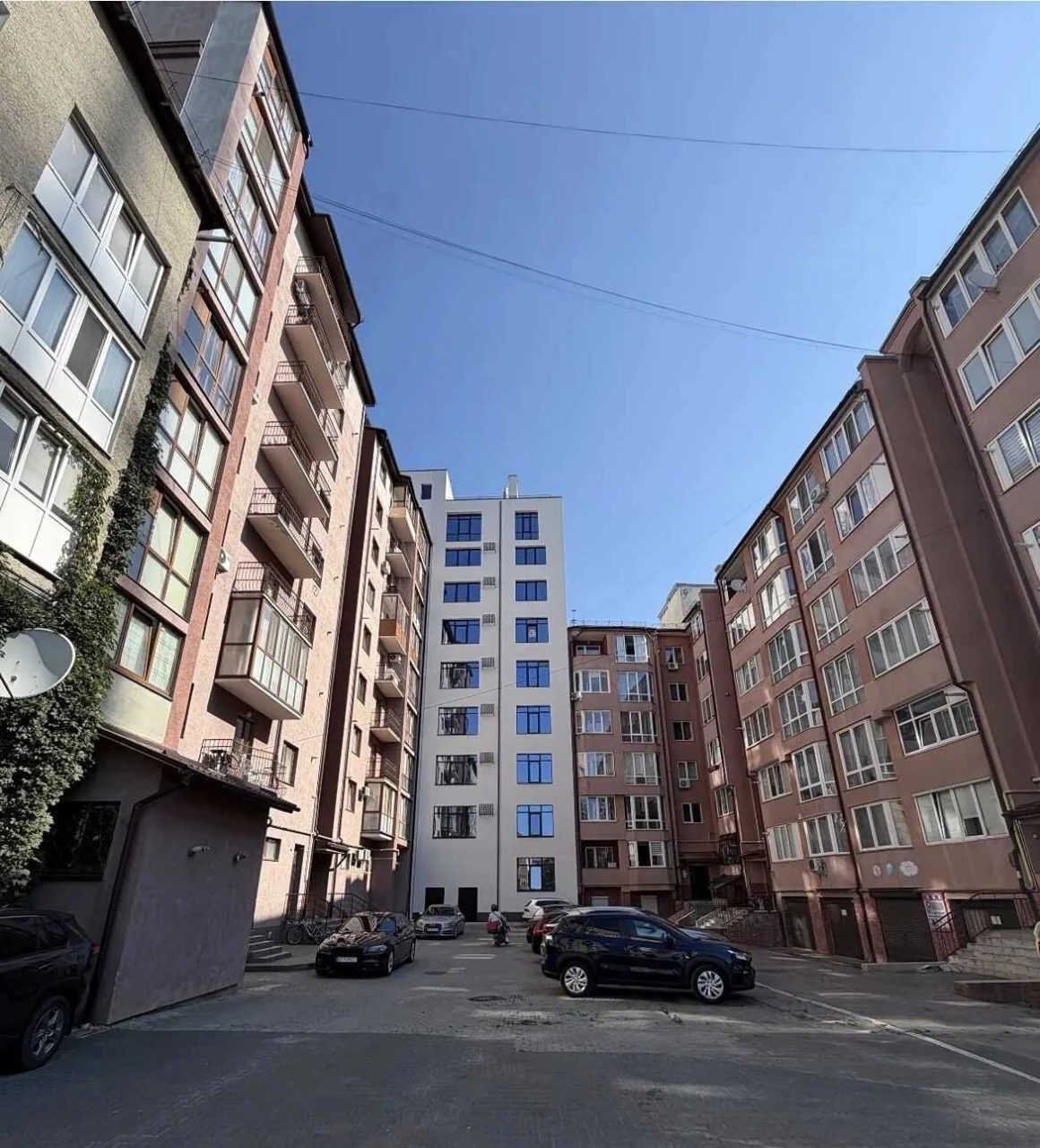 Продаж 2-кім квартира з ремонтом біля стометрівки, вул. Чорн