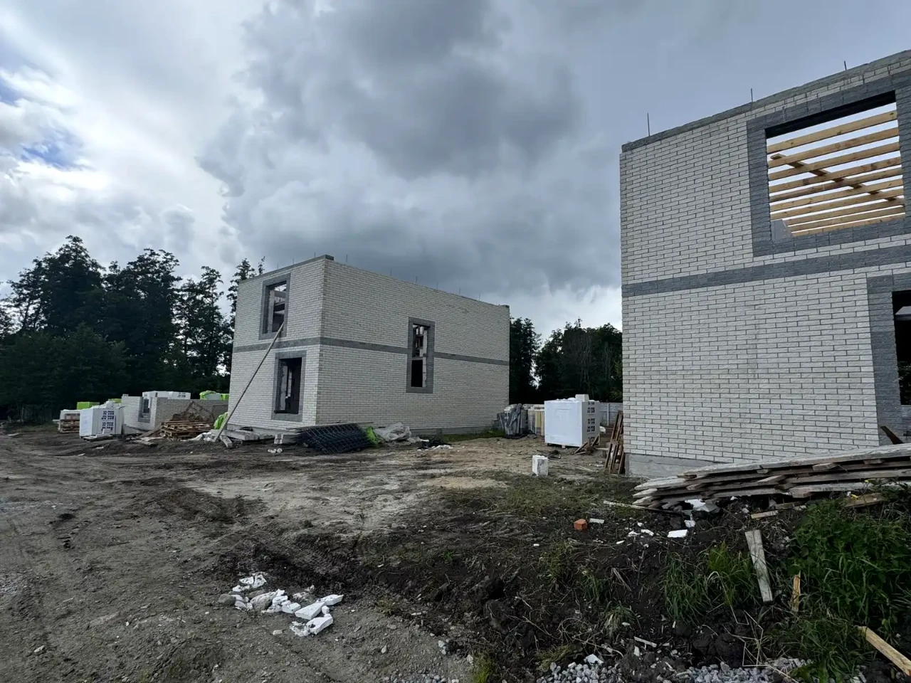 Продаж будинку 100 м² 4 сот.