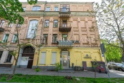 Царський будинок 1к квартира з гарним ремонтом Золоті Ворота