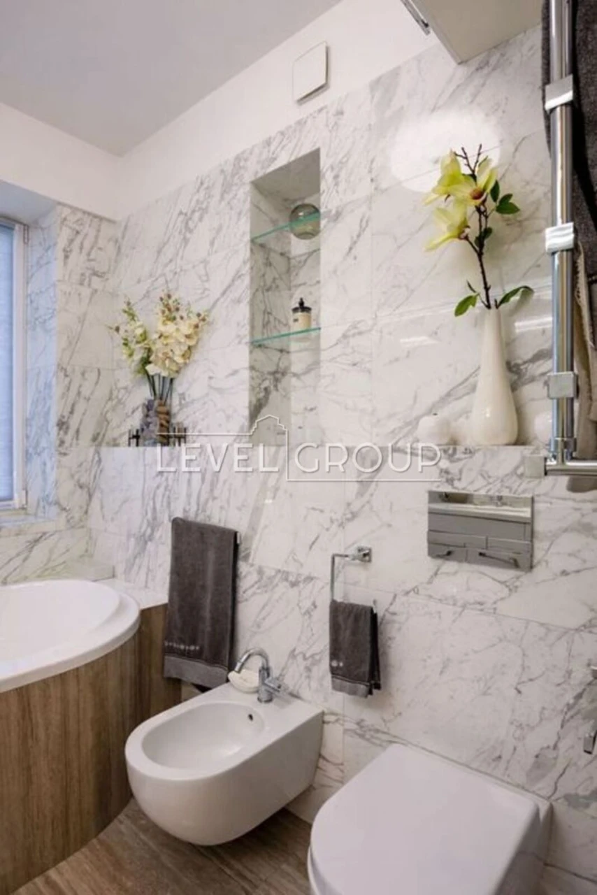 Продам 1к квартиру з ремонтом Лаврська, 8 Арсенальна