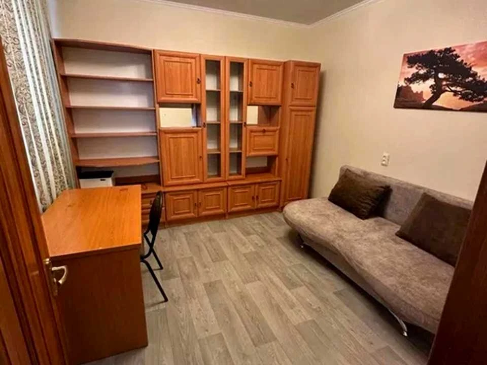 Квартира. Київ, Анни Ахматової вул.