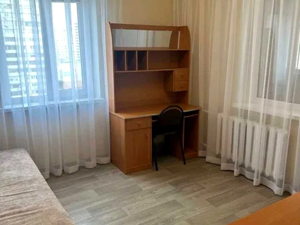 Квартира. Київ, Анни Ахматової вул.