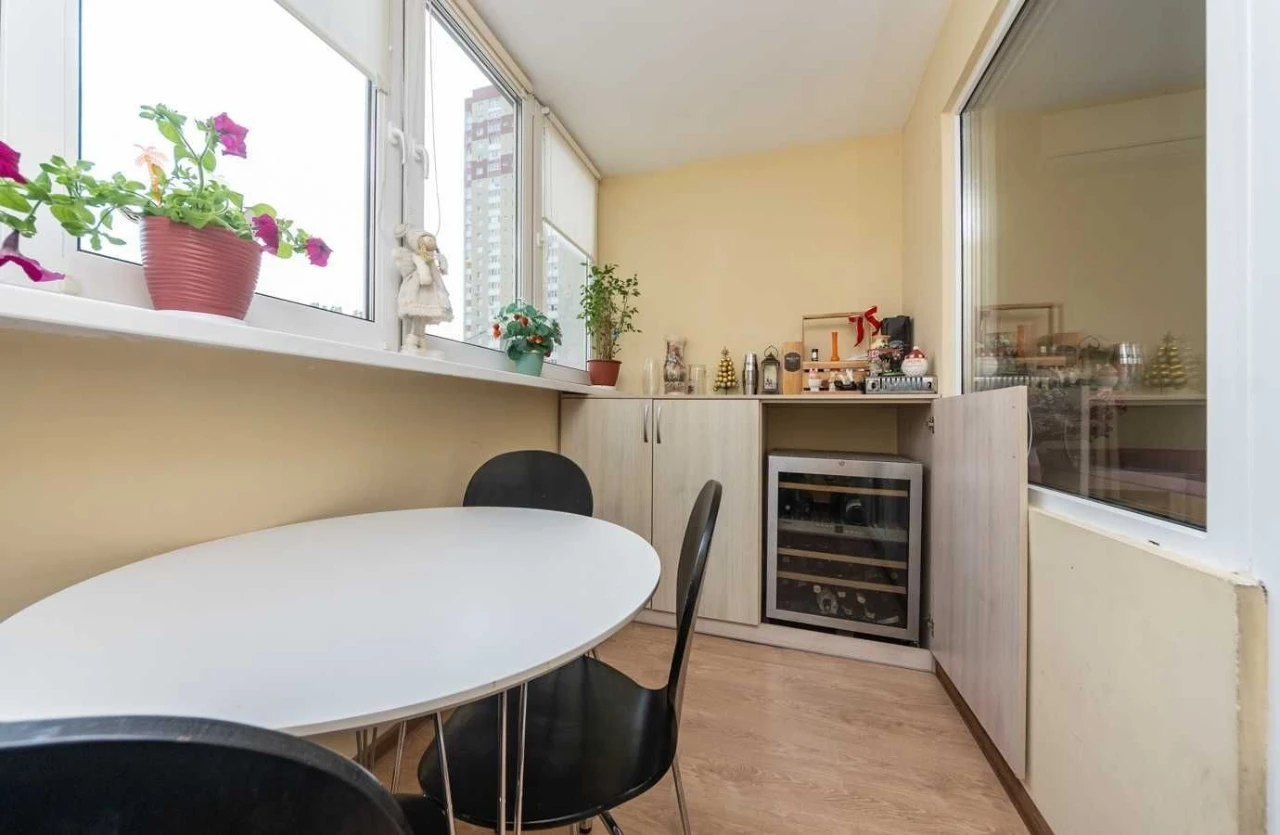Продаж 3к квартири 95.7 м² + комора | ЖК The Lakes |Ясинуват