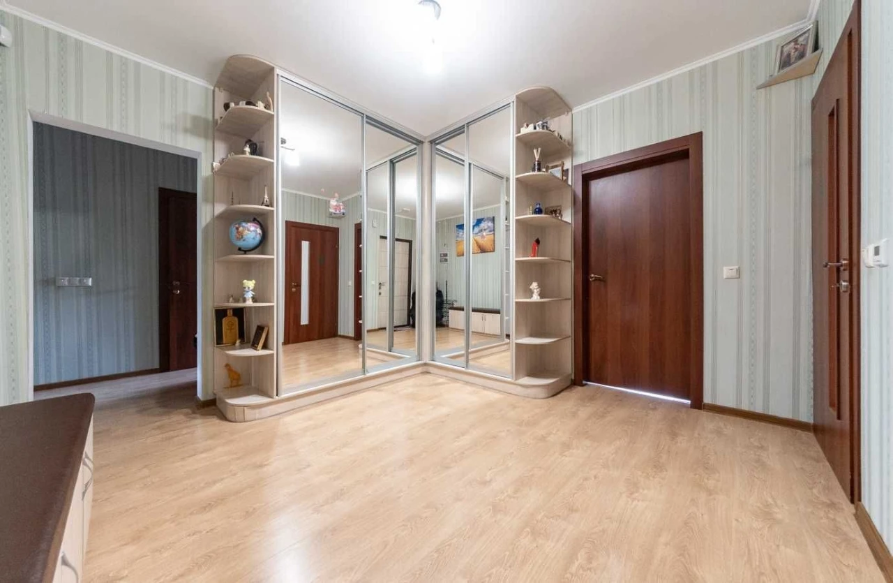 Продаж 3к квартири 95.7 м² + комора | ЖК The Lakes |Ясинуват