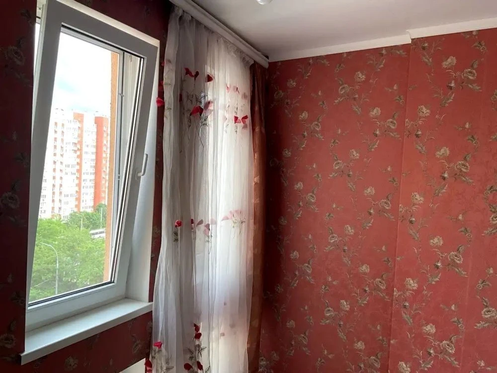 Здам ! роздільна 2-х кім, вул. Ернста, 16А