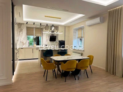 Продаж Ексклюзивного будинку 500кв.м з авторським ремонтом,