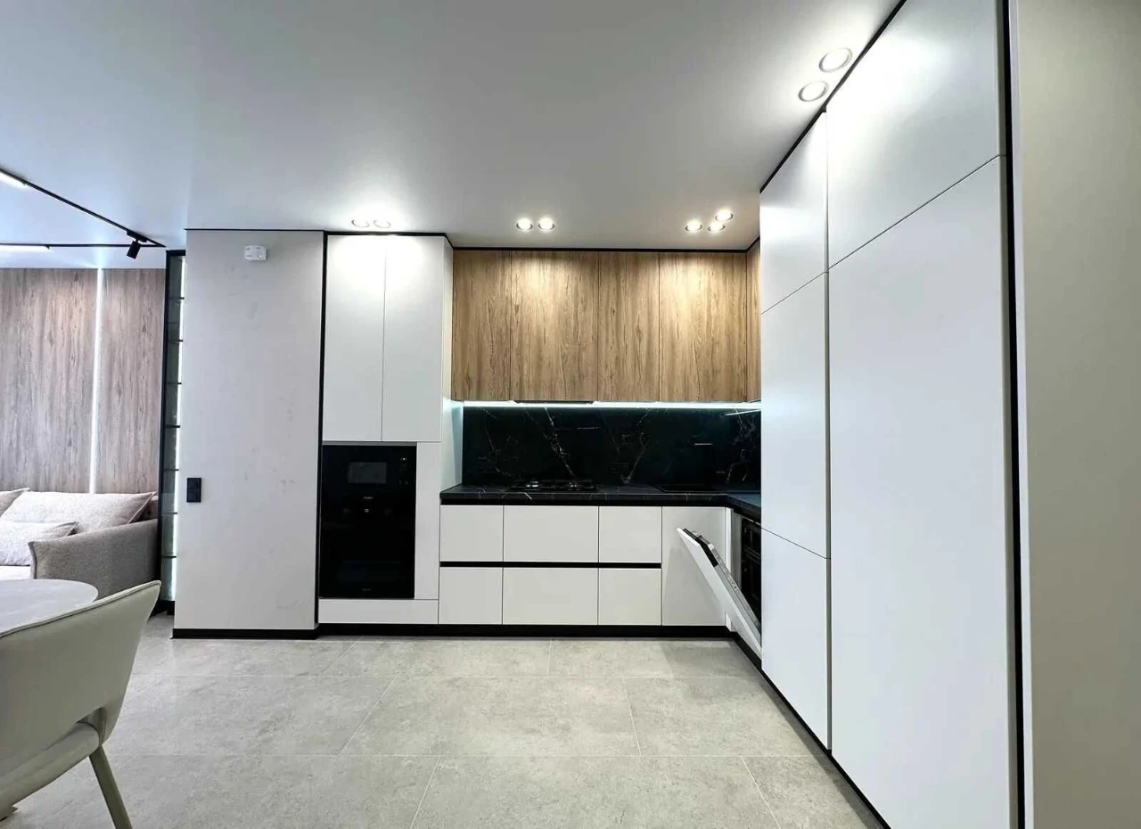 Продаж 1-кім квартира укомплектована Центр. ЖК Light Home