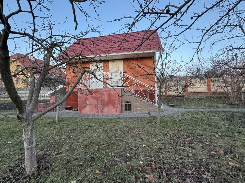 Продам будинок (Дивокрай). Земельна ділянка 20 сот .