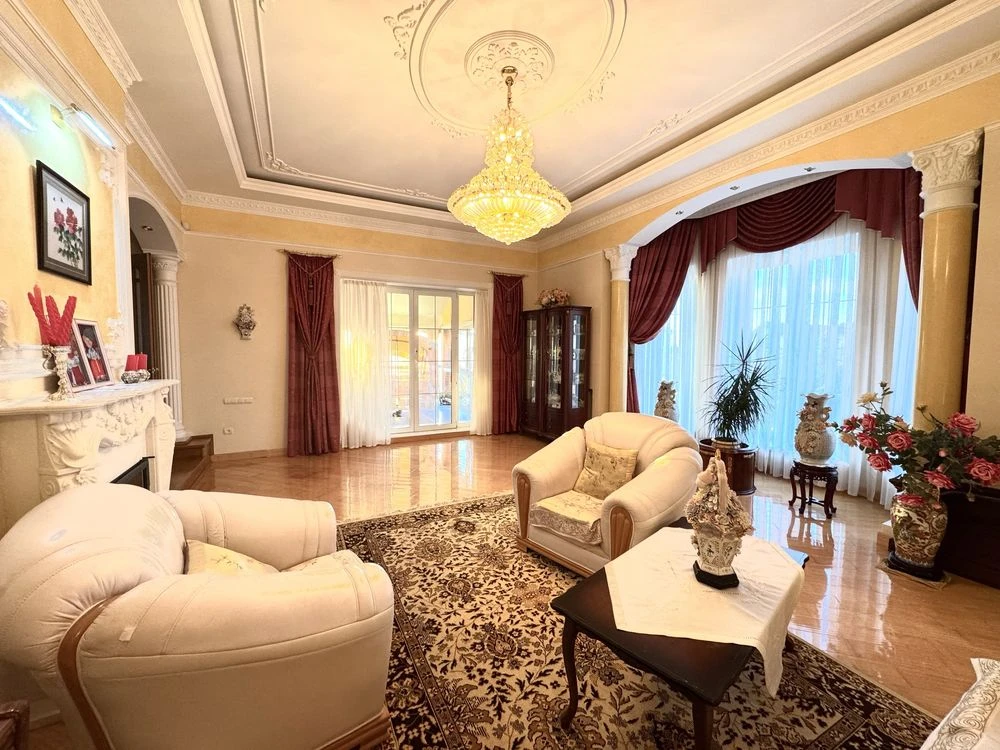 Продам будинок (Дивокрай). Земельна ділянка 20 сот .