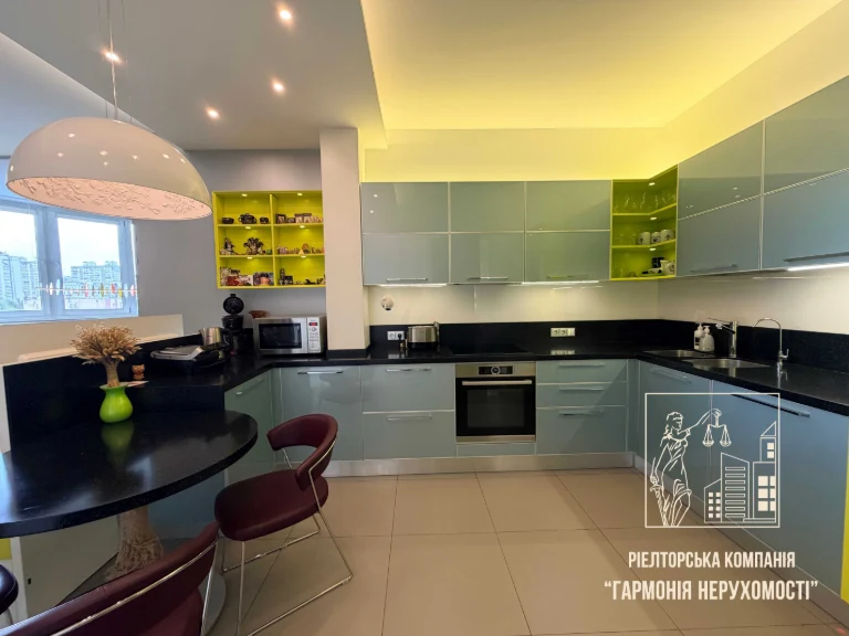 Унікальна 3-кімнатна квартира в ЖК бізнес-класу “Покровський