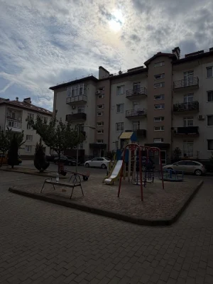 Продаж 3х кімнатної квартири вул. Вишнева