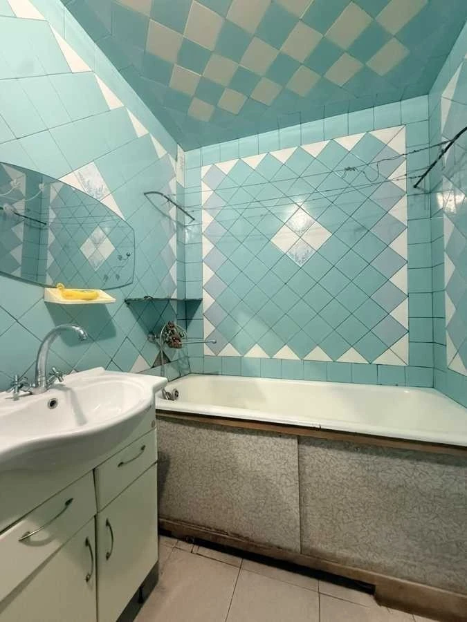 Продаж 3-кімнатної квартири 76 м², Академіка Заболотного вул