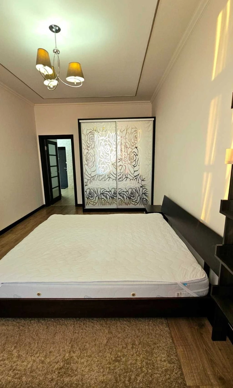Продаж 2-кімнатної квартири 86 м², Парково-Сирецька вул., 4В