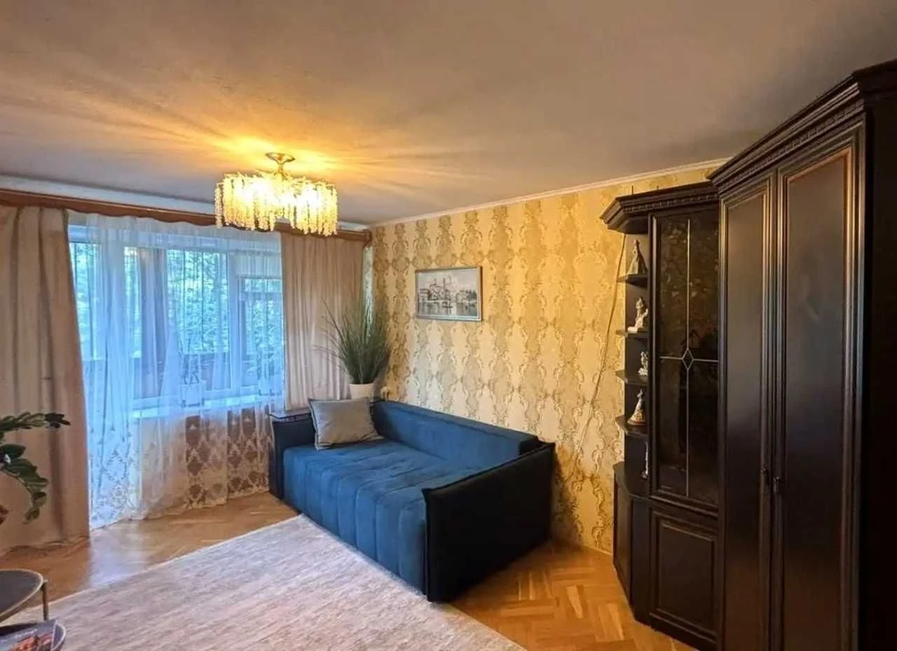 Продам 3-к квартиру с ремонтом на Малиновского, Солнечный