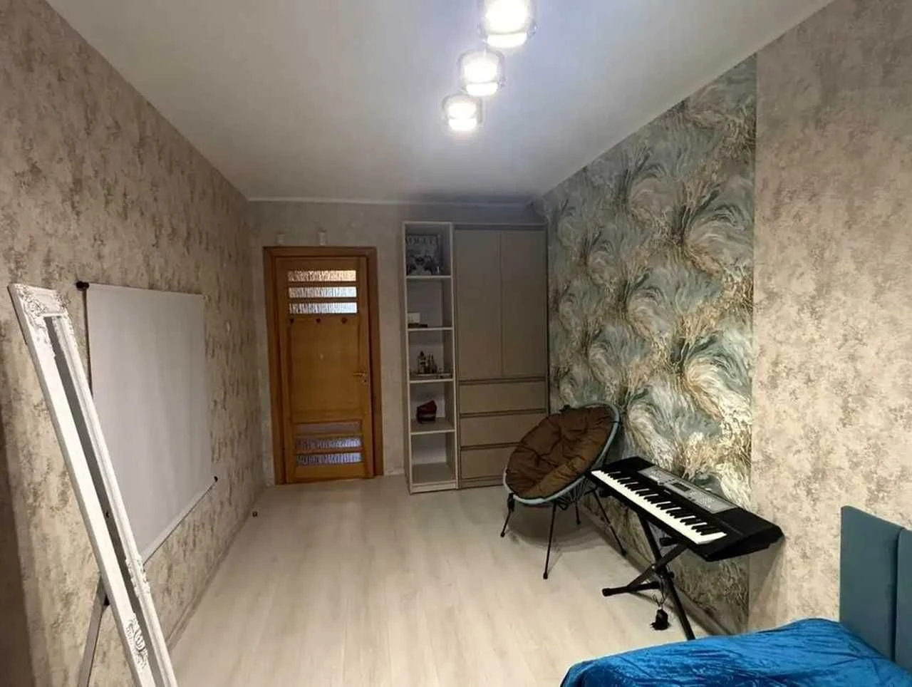 Продам 3-к квартиру с ремонтом на Малиновского, Солнечный